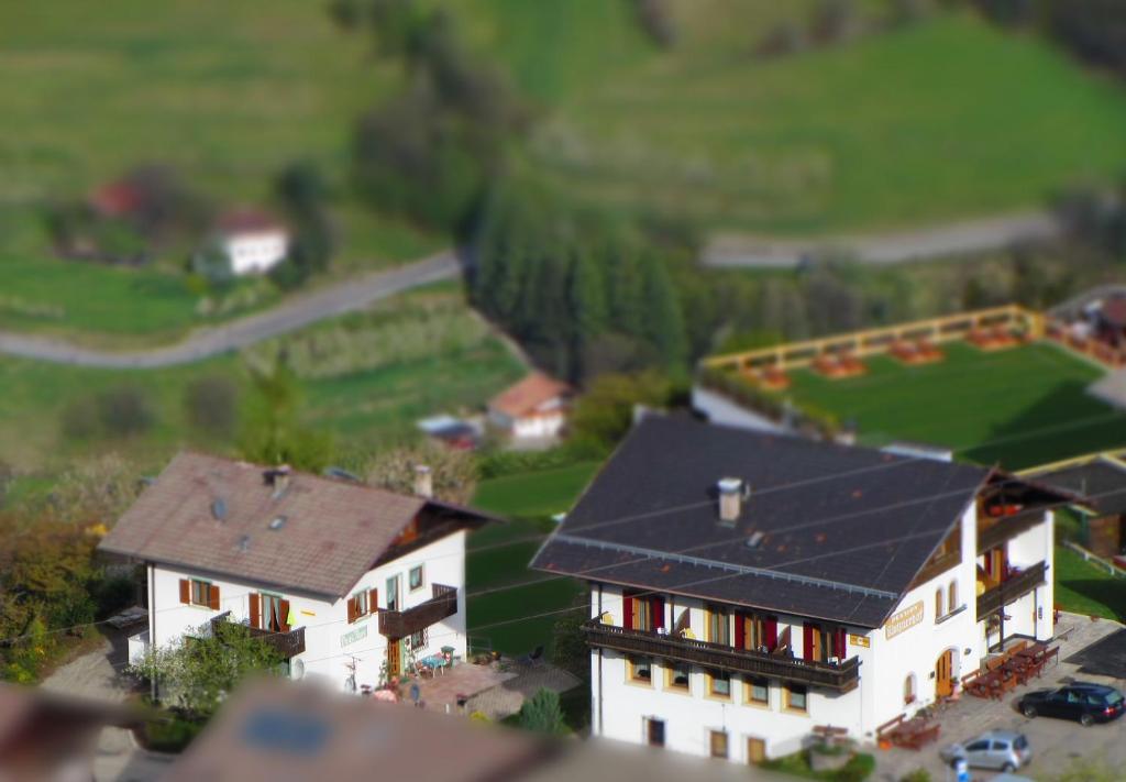 Pension Apartments Klotznerhof Schenna Exterior photo